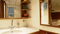 Eta  Bathroom